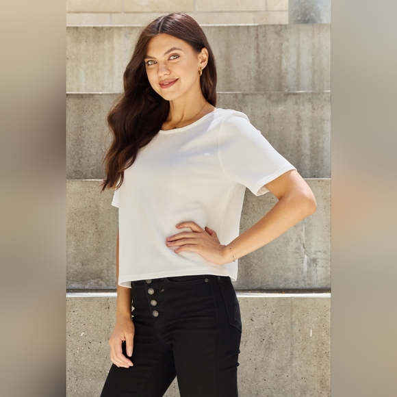 And The Why Pearly White Full Size Criss Cross Pearl Detail Open Back Top - Picture 5 of 12